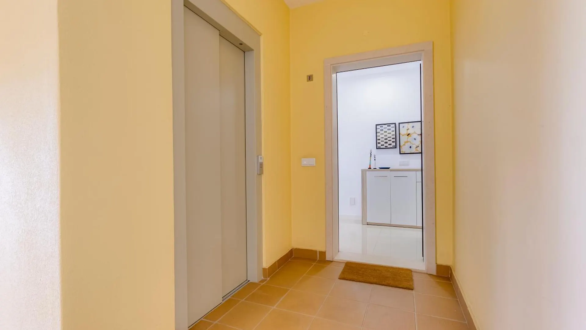 Charming 3 Bedroom Apartment Close To Historic Center-Lagos