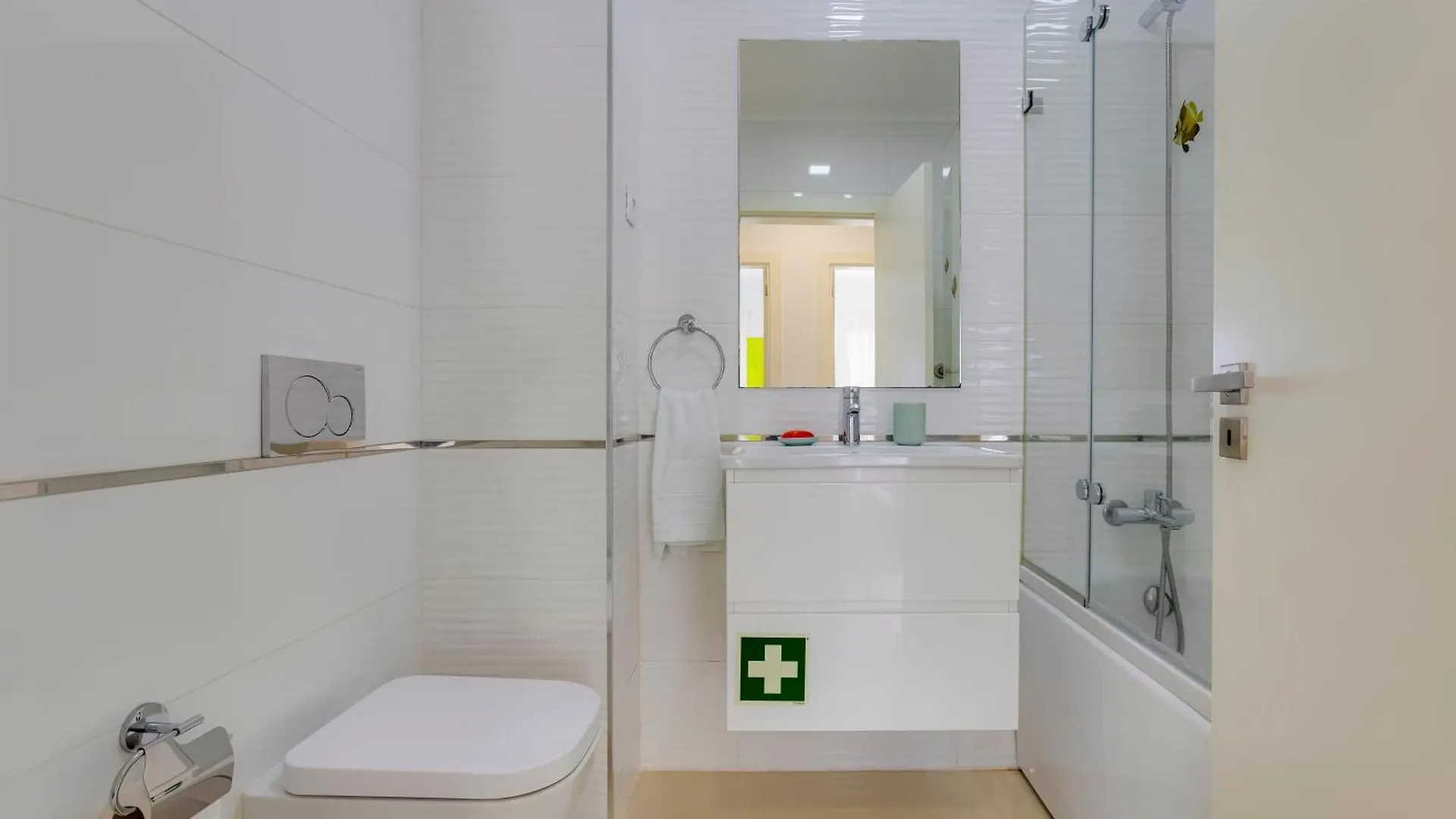 Charming 3 Bedroom Apartment Close To Historic Center-Lagos