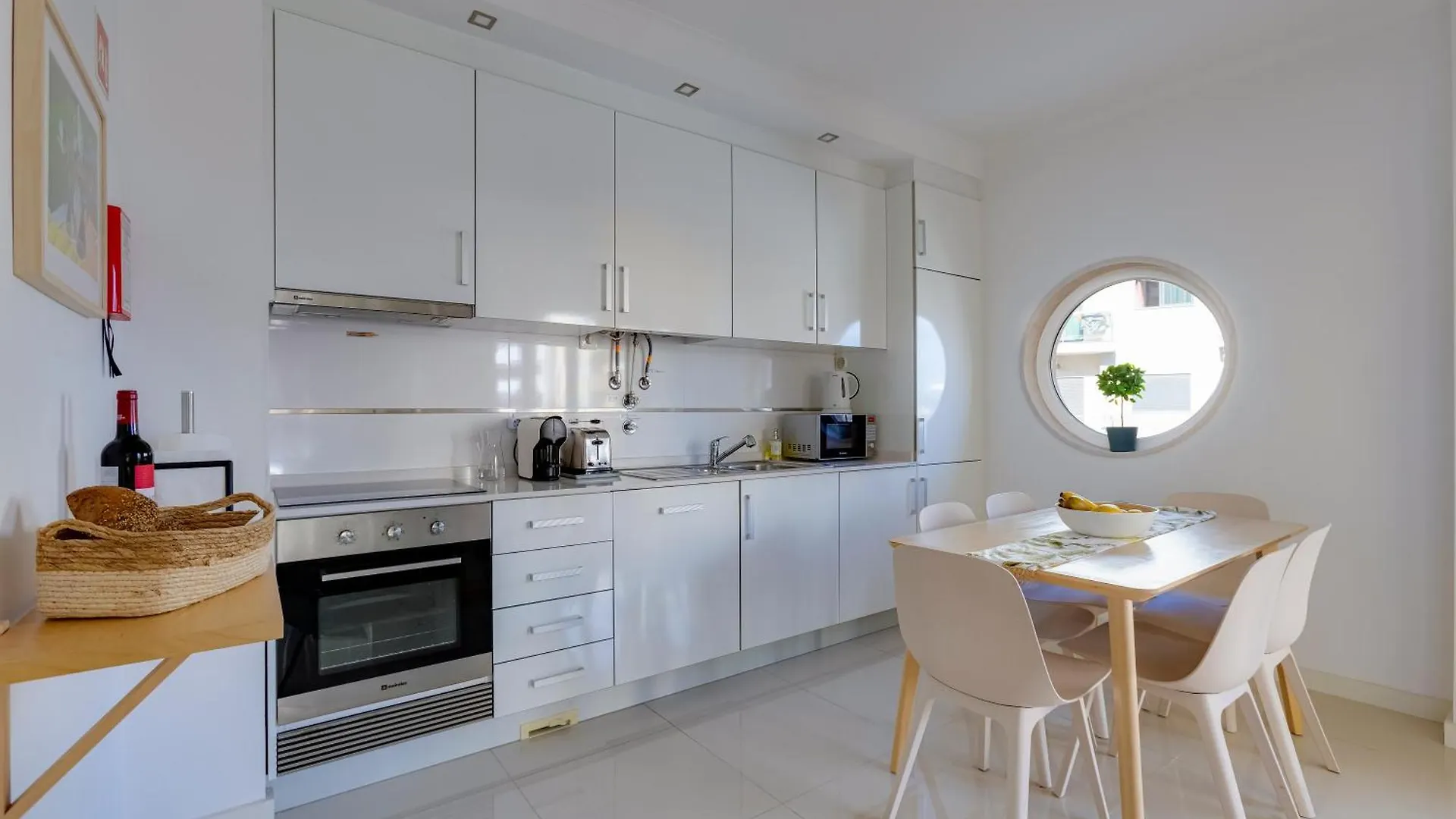 Charming 3 Bedroom Apartment Close To Historic Center-Lagos